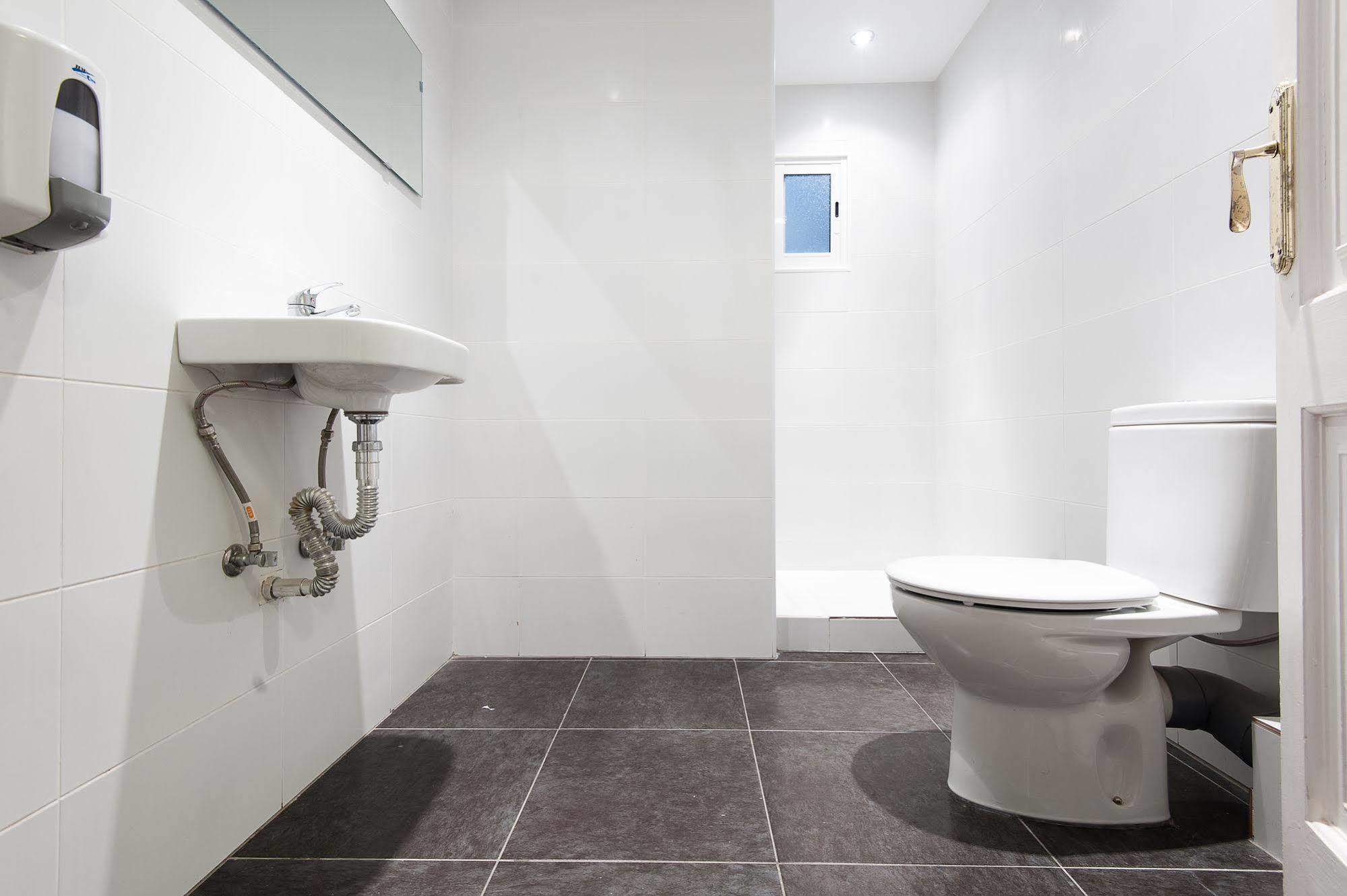 Wow Hostel Barcelona Bagian luar foto